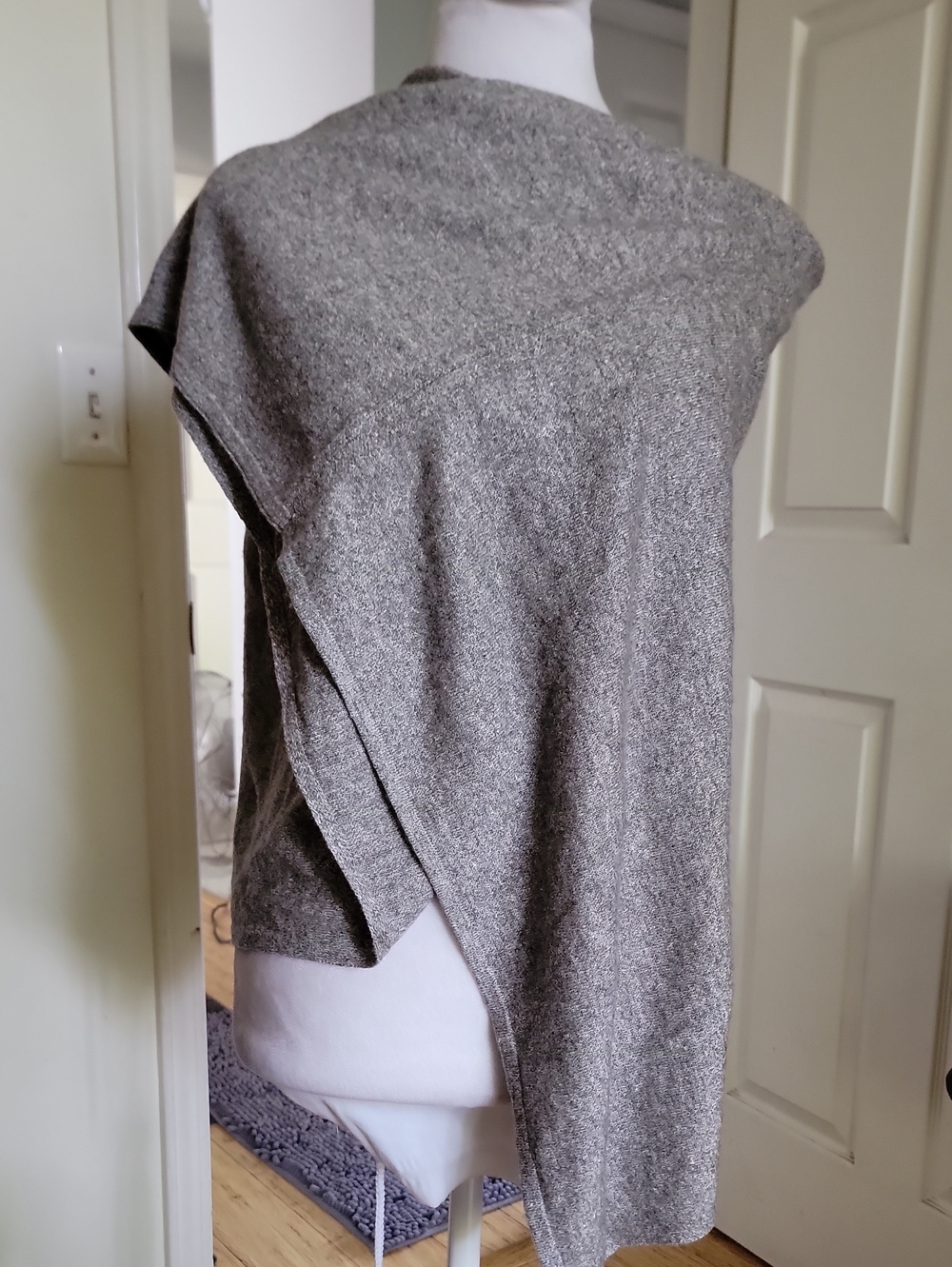 Tahari Cashmere And Linen Women's Asymmetric Knit Scarf/Wrap - Gray